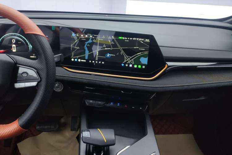 Used CHANGAN OSHAN X5 PLUS 2023 Revised 1.5T DCT Excellence Edition Audio And AC Panel