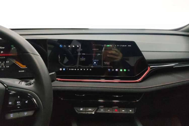 Used CHANGAN OSHAN X5 PLUS 2023 1.5T DCT Navigation Edition Audio And AC Panel