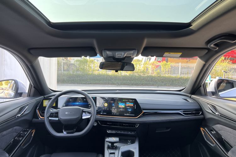 Used CHANGAN OSHAN X5 PLUS 2023 1.5T DCT Smart & Fun AI Edition Center Console