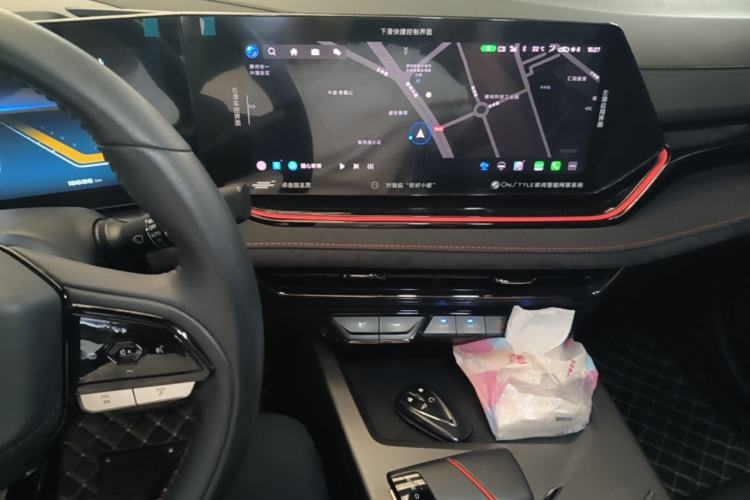 Used CHANGAN OSHAN X5 PLUS 2023 1.5T DCT Navigation Edition Center Console