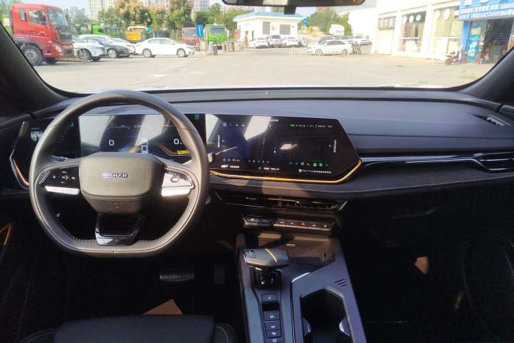Used CHANGAN OSHAN X5 PLUS 2023 1.5T DCT Smart & Fun AI Edition Center Console