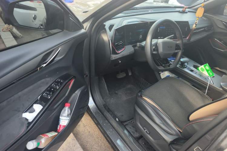 Used CHANGAN OSHAN X5 PLUS 2023 Revised 1.5T DCT Excellence Edition Driver Seat