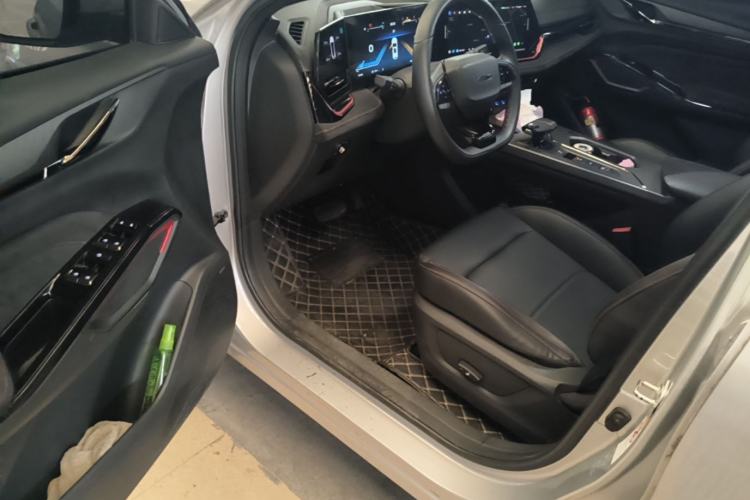 Used CHANGAN OSHAN X5 PLUS 2023 1.5T DCT Navigation Edition Driver Seat