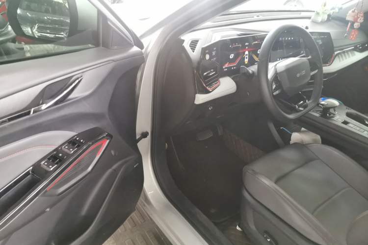 Used CHANGAN OSHAN X5 PLUS 2023 1.5T DCT Navigation Edition Driver Seat