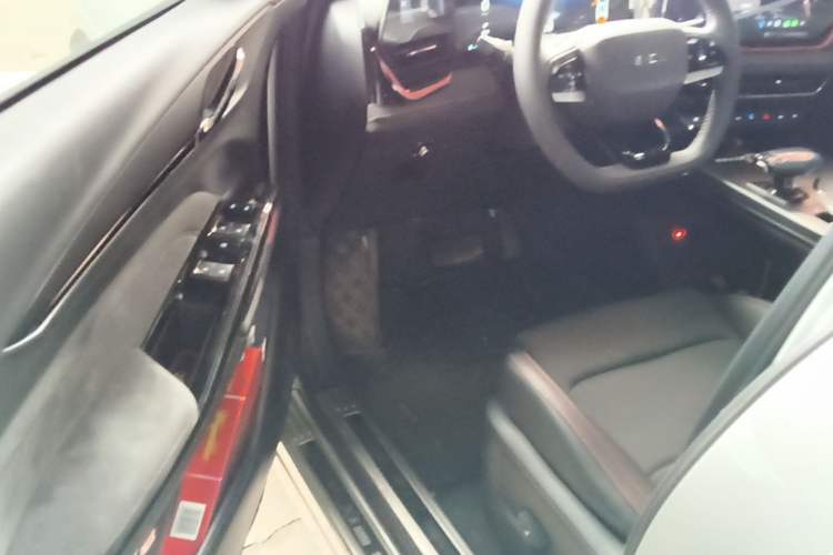 Used CHANGAN OSHAN X5 PLUS 2023 1.5T DCT Navigation Edition Driver Seat