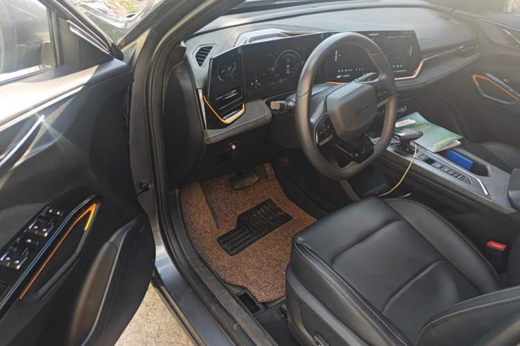 Used CHANGAN OSHAN X5 PLUS 2023 Revised 1.5T DCT Excellence Edition Driver Seat