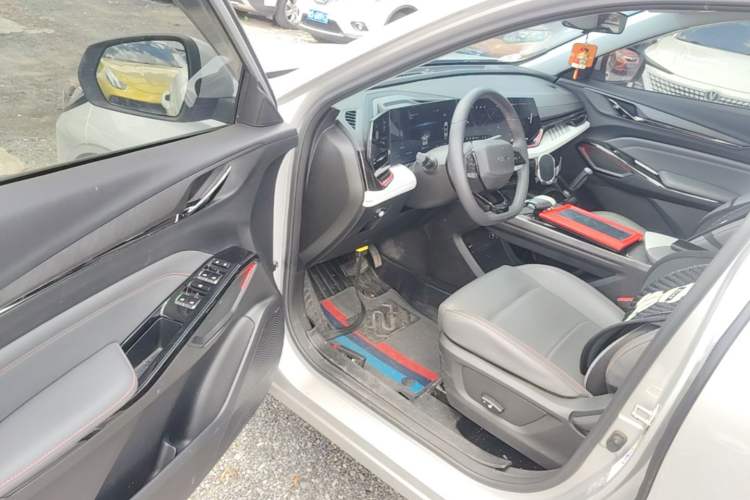 Used CHANGAN OSHAN X5 PLUS 2023 Revised 1.5T DCT Excellence Edition Driver Seat