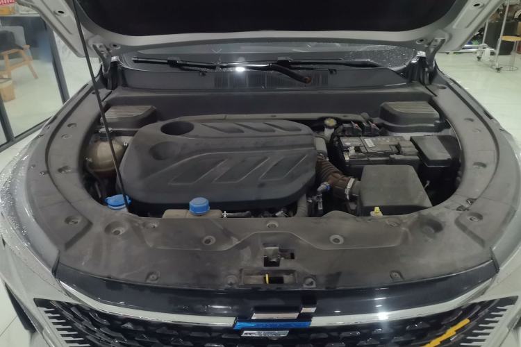 Used CHANGAN OSHAN X5 PLUS 2023 1.5T DCT Excellence Edition Engine Bay