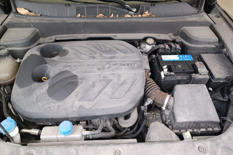 Used CHANGAN OSHAN X5 PLUS 2023 1.5T DCT Excellence Edition Engine Bay