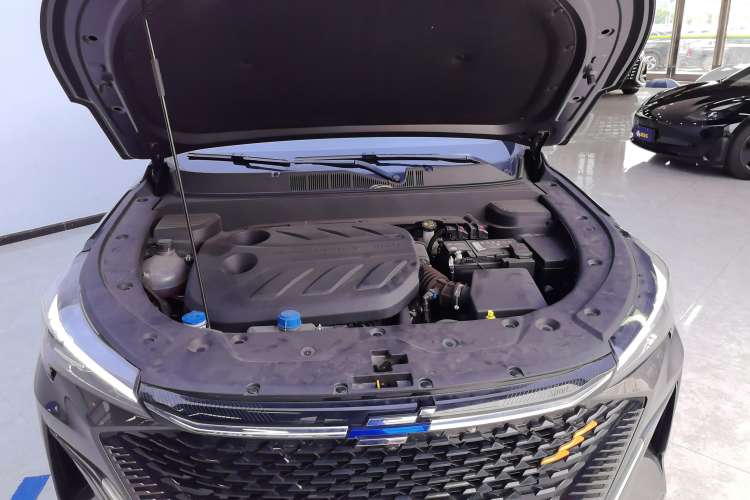 Used CHANGAN OSHAN X5 PLUS 2023 1.5T DCT Excellence Edition Engine Bay