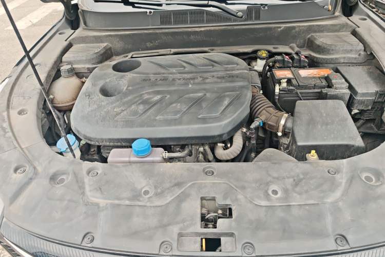 Used CHANGAN OSHAN X5 PLUS 2023 Revised Version 1.5T DCT Navigation Edition Engine Bay