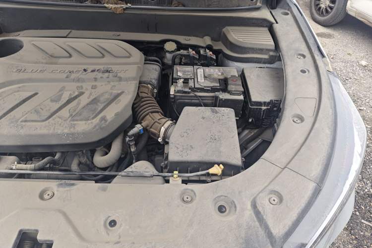 Used CHANGAN OSHAN X5 PLUS 2023 1.5T DCT Excellence Edition Engine Bay Left