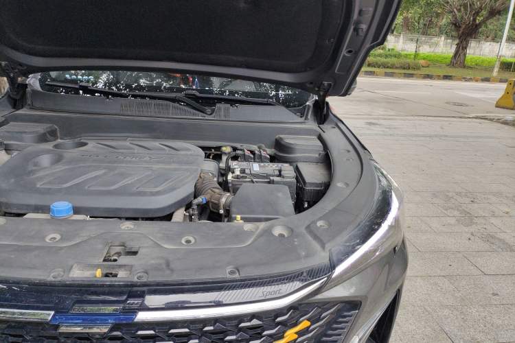Used CHANGAN OSHAN X5 PLUS 2023 1.5T DCT Excellence Edition Engine Bay Left