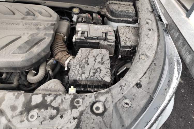 Used CHANGAN OSHAN X5 PLUS 2023 Revised Version 1.5T DCT Navigation Edition Engine Bay Left