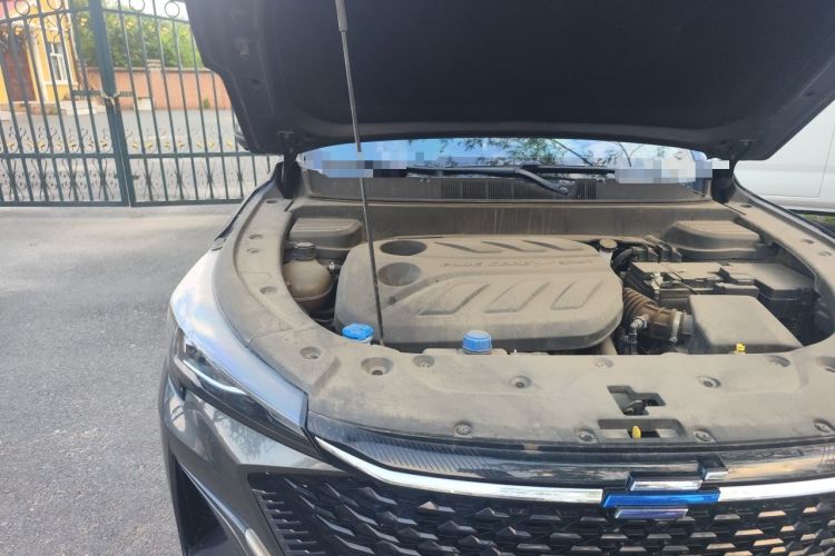 Used CHANGAN OSHAN X5 PLUS 2023 Revised 1.5T DCT Excellence Edition Engine Bay Right