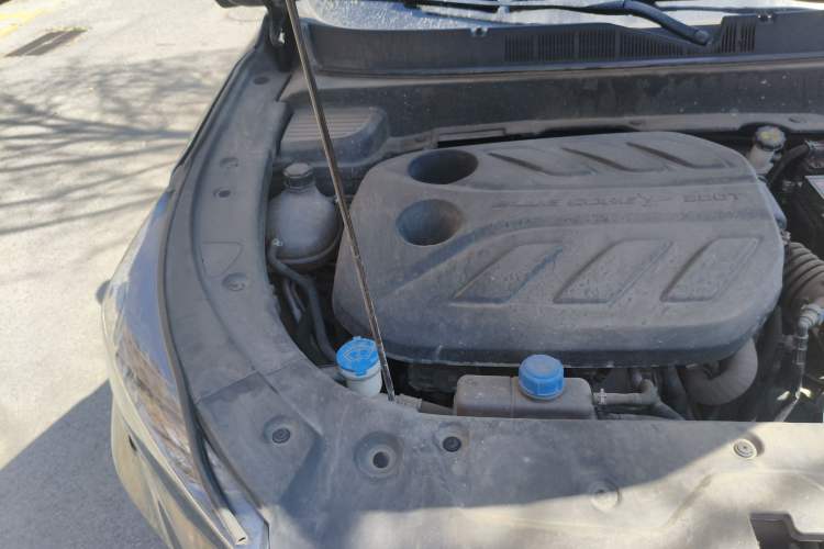 Used CHANGAN OSHAN X5 PLUS 2023 1.5T DCT Pioneer Edition Engine Bay Right