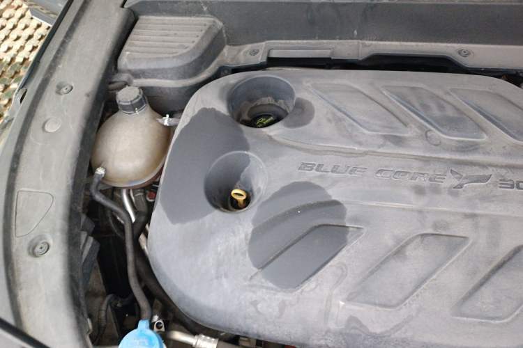 Used CHANGAN OSHAN X5 PLUS 2023 1.5T DCT Excellence Edition Engine Bay Right
