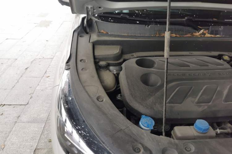 Used CHANGAN OSHAN X5 PLUS 2023 1.5T DCT Navigation Edition Engine Bay Right