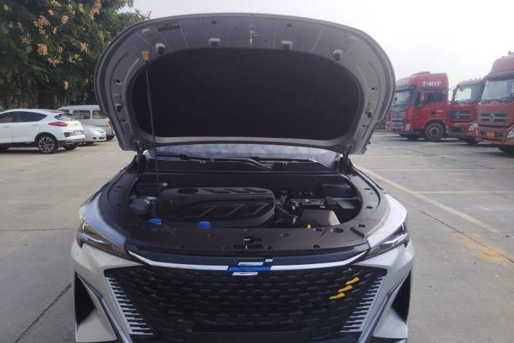 Used CHANGAN OSHAN X5 PLUS 2023 1.5T DCT Smart & Fun AI Edition Engine Bay
