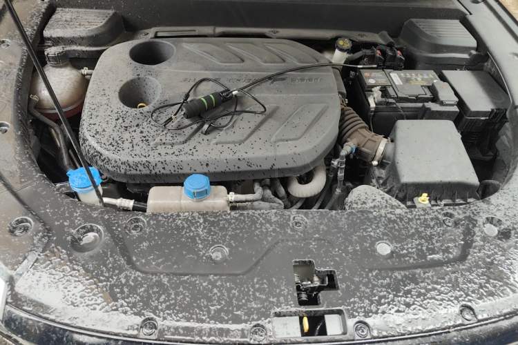 Used CHANGAN OSHAN X5 PLUS 2023 Revised Version 1.5T DCT Navigation Edition Engine Bay