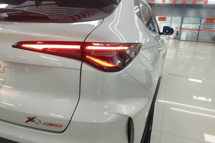 Used CHANGAN OSHAN X5 PLUS 2023 1.5T DCT Excellence Edition Exterior 3