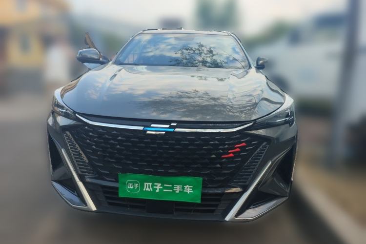Used CHANGAN OSHAN X5 PLUS 2023 Revised 1.5T DCT Excellence Edition Front