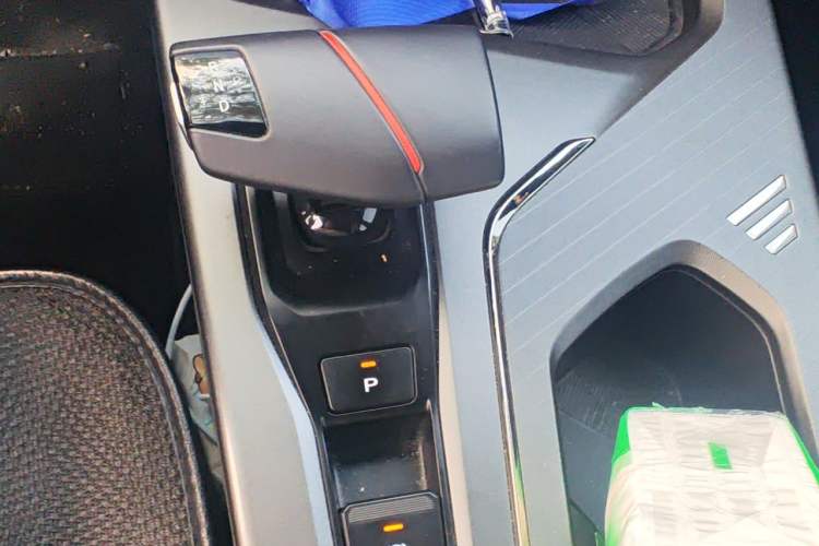 Used CHANGAN OSHAN X5 PLUS 2023 Revised 1.5T DCT Excellence Edition Gear Lever
