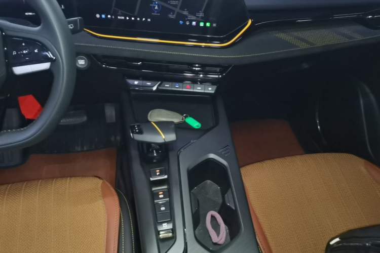 Used CHANGAN OSHAN X5 PLUS 2023 1.5T DCT Excellence Edition Gear Lever