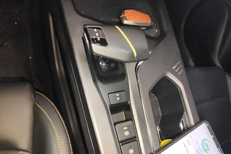 Used CHANGAN OSHAN X5 PLUS 2023 1.5T DCT Smart & Fun AI Edition Gear Lever