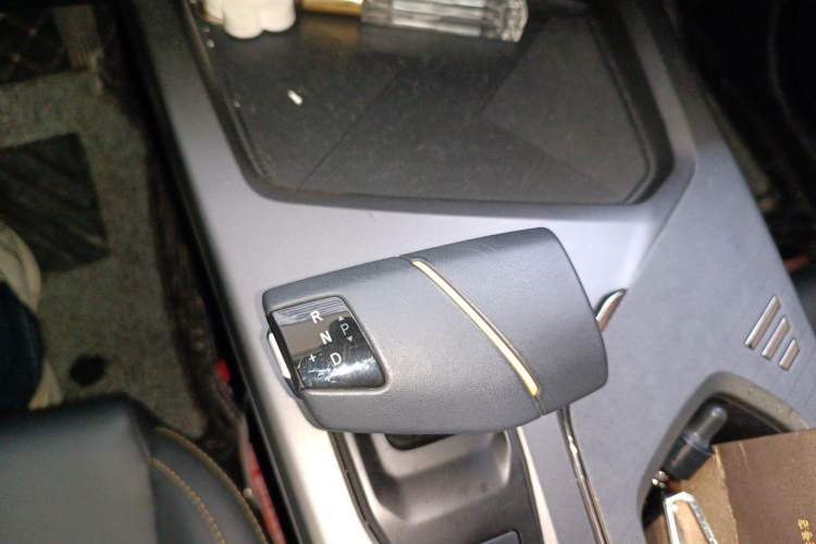 Used CHANGAN OSHAN X5 PLUS 2023 1.5T DCT Excellence Edition Gear Lever
