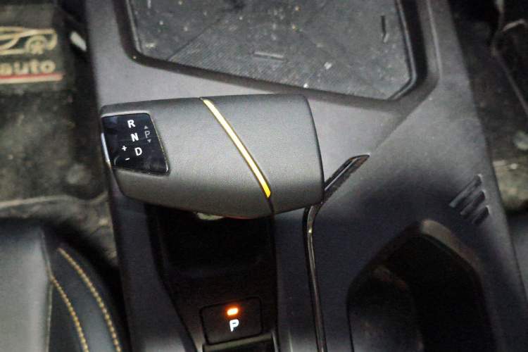 Used CHANGAN OSHAN X5 PLUS 2023 Revised 1.5T DCT Smart & Fun AI Edition Gear Lever