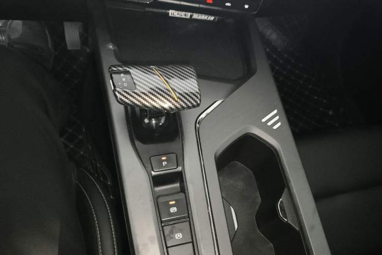 Used CHANGAN OSHAN X5 PLUS 2023 1.5T DCT Excellence Edition Gear Lever