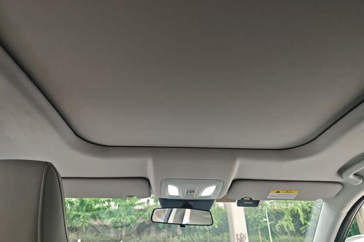 Used CHANGAN OSHAN X5 PLUS 2023 Revised Version 1.5T DCT Navigation Edition Headliner