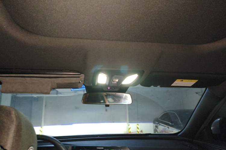 Used CHANGAN OSHAN X5 PLUS 2023 Revised 1.5T DCT Smart & Fun AI Edition Headliner