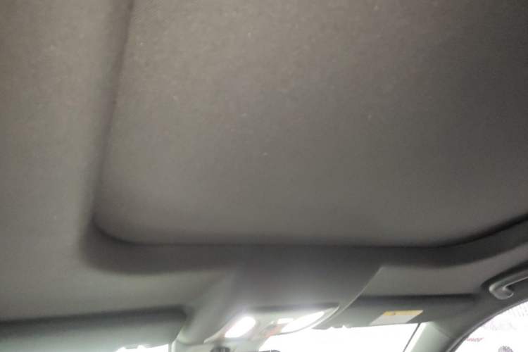 Used CHANGAN OSHAN X5 PLUS 2023 Revised Version 1.5T DCT Navigation Edition Headliner