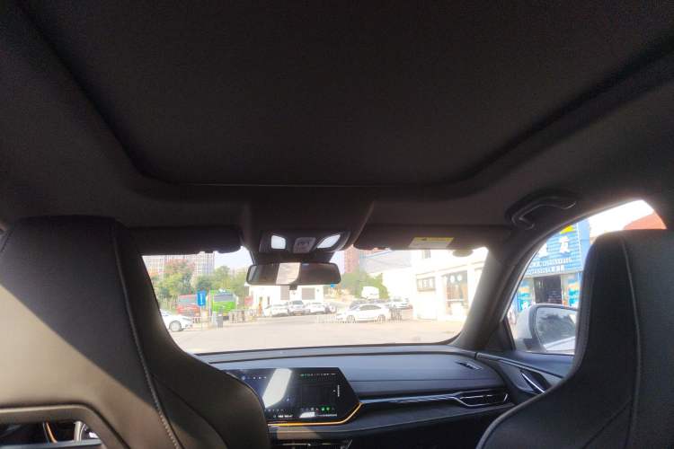 Used CHANGAN OSHAN X5 PLUS 2023 1.5T DCT Smart & Fun AI Edition Headliner