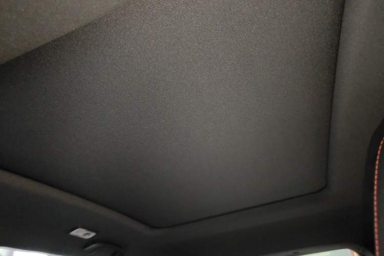 Used CHANGAN OSHAN X5 PLUS 2023 Revised Version 1.5T DCT Navigation Edition Headliner
