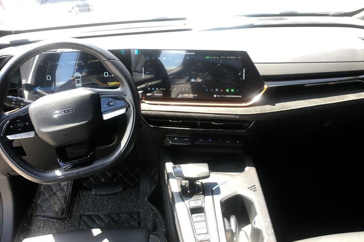 Used CHANGAN OSHAN X5 PLUS 2023 1.5T DCT Smart & Fun AI Edition Interior 3