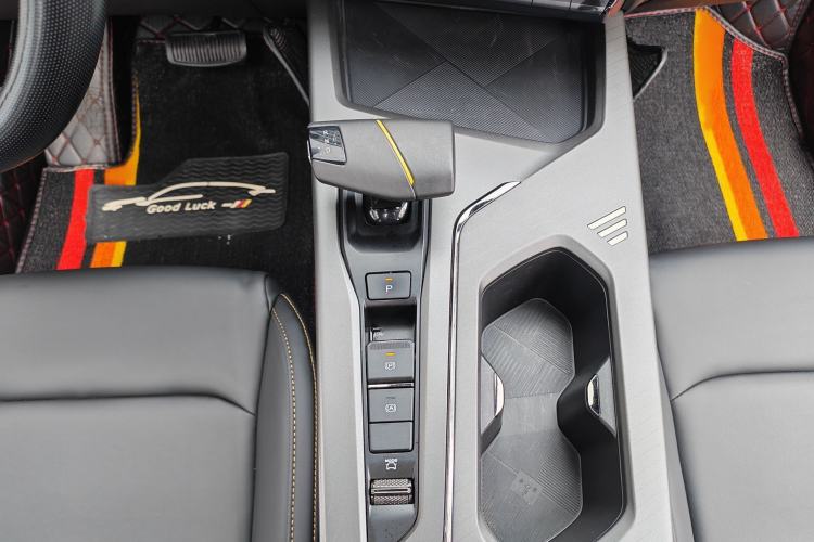 Used CHANGAN OSHAN X5 PLUS 2023 1.5T DCT Excellence Edition Interior 6