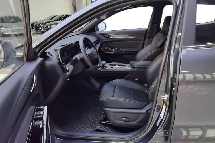 Used CHANGAN OSHAN X5 PLUS 2023 1.5T DCT Excellence Edition Left Front Seat