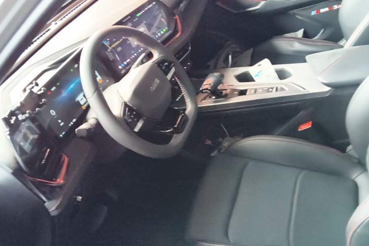 Used CHANGAN OSHAN X5 PLUS 2023 1.5T DCT Navigation Edition Left Front Seat