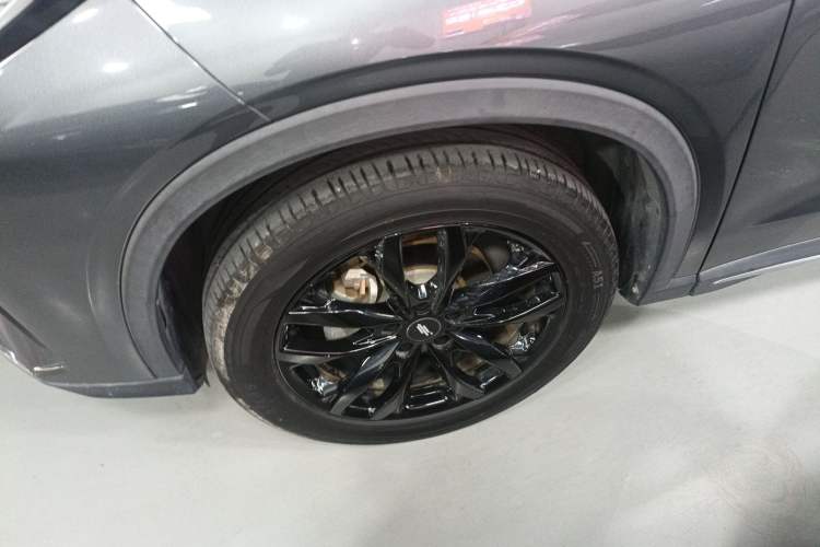 Used CHANGAN OSHAN X5 PLUS 2023 1.5T DCT Excellence Edition Left Front Wheel Hub