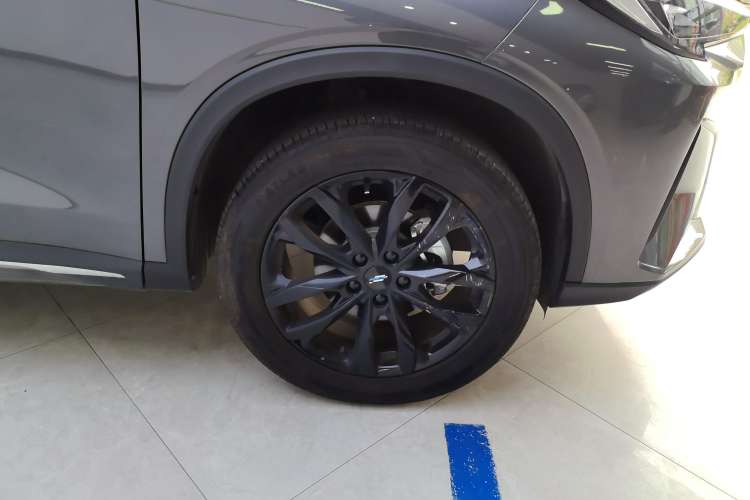 Used CHANGAN OSHAN X5 PLUS 2023 1.5T DCT Excellence Edition Left Rear Wheel Hub