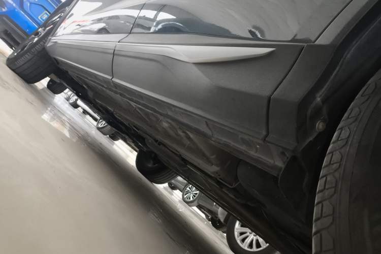 Used CHANGAN OSHAN X5 PLUS 2023 1.5T DCT Excellence Edition Left Side Sill