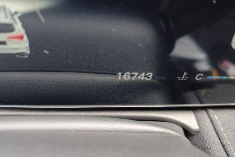Used CHANGAN OSHAN X5 PLUS 2023 Revised 1.5T DCT Smart & Fun AI Edition Odometer Close Up
