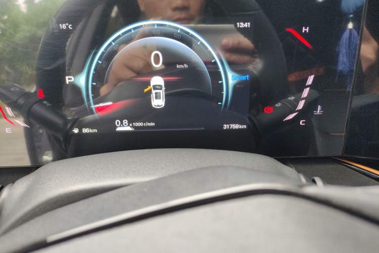 Used CHANGAN OSHAN X5 PLUS 2023 1.5T DCT Excellence Edition Odometer Close Up