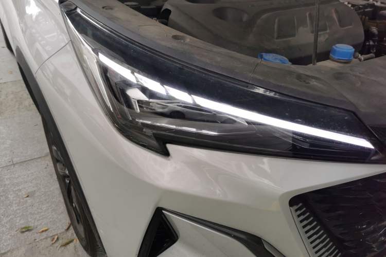 Used CHANGAN OSHAN X5 PLUS 2023 1.5T DCT Navigation Edition Right Front Headlight