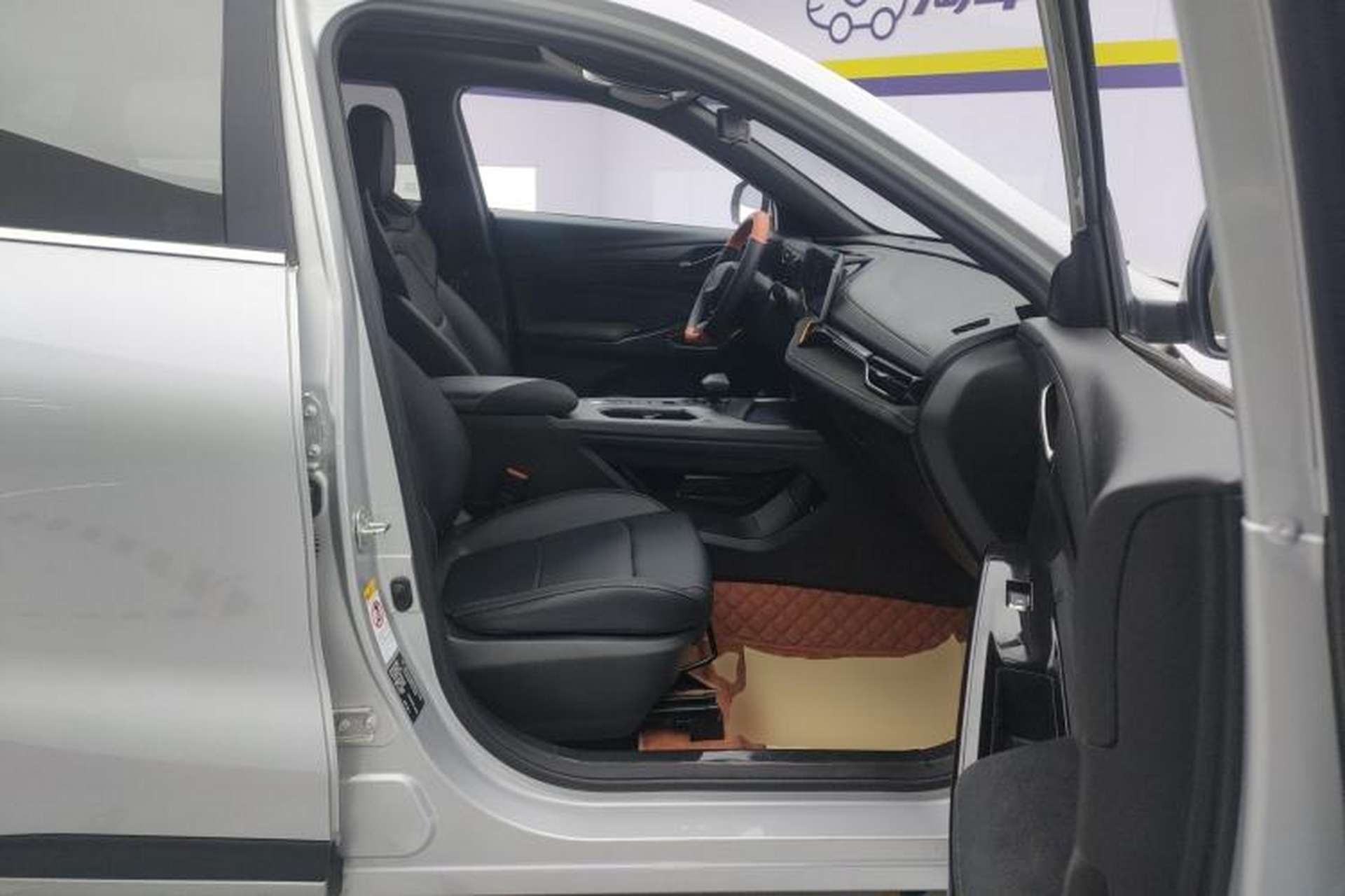 Used CHANGAN OSHAN X5 PLUS 2023 Revised 1.5T DCT Excellence Edition Right Front Seat