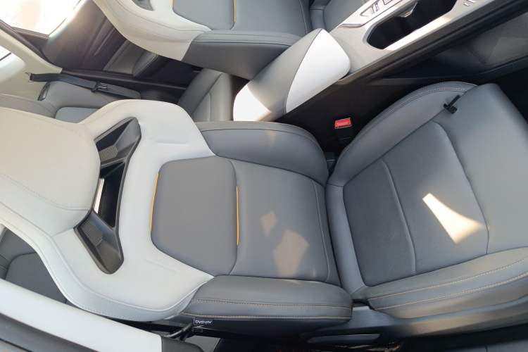 Used CHANGAN OSHAN X5 PLUS 2023 Revised 1.5T DCT Smart & Fun AI Edition Right Front Seat