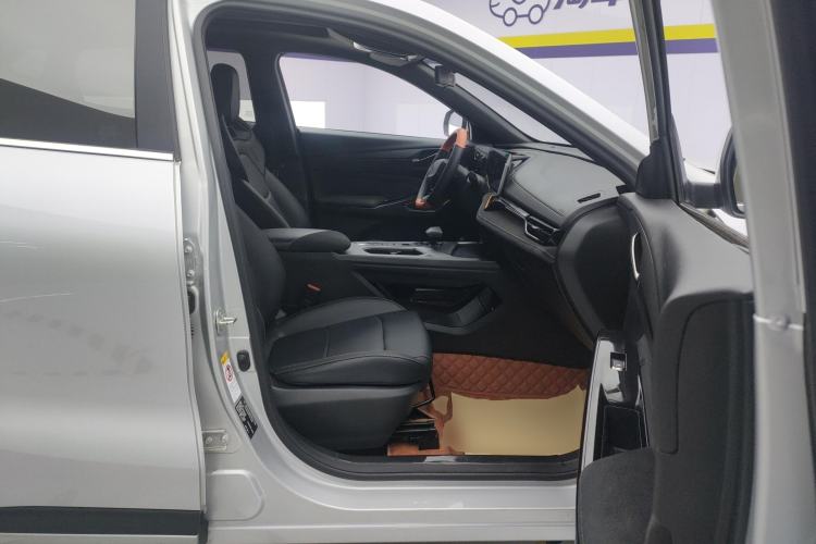 Used CHANGAN OSHAN X5 PLUS 2023 Revised 1.5T DCT Excellence Edition Right Front Seat